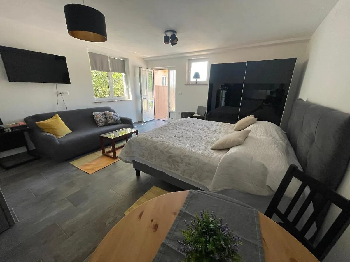 Apartments Villa Antonia Jadranovo
